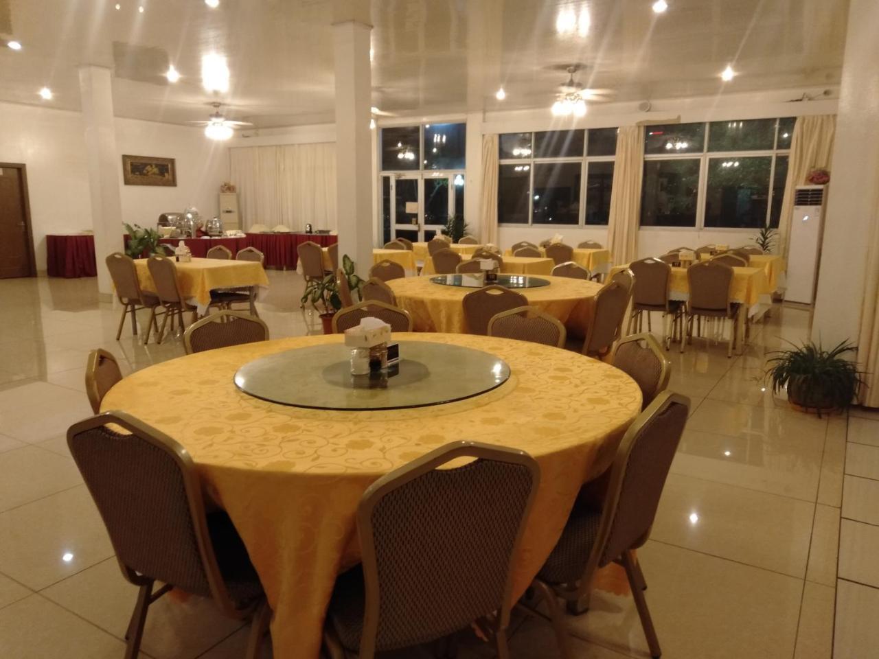 Beach Garden Hotel Dili Buitenkant foto