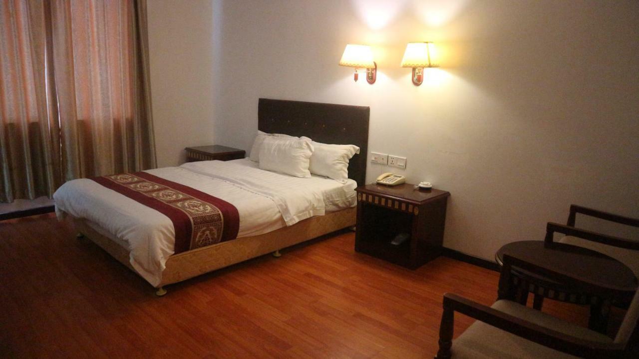 Beach Garden Hotel Dili Buitenkant foto
